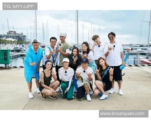 足球明星挑战极限蒙眼颠球展现惊人技巧与默契配合视频精彩回顾 足球明星挑战极限蒙眼颠球展现惊人技巧与默契配合视频精彩回顾